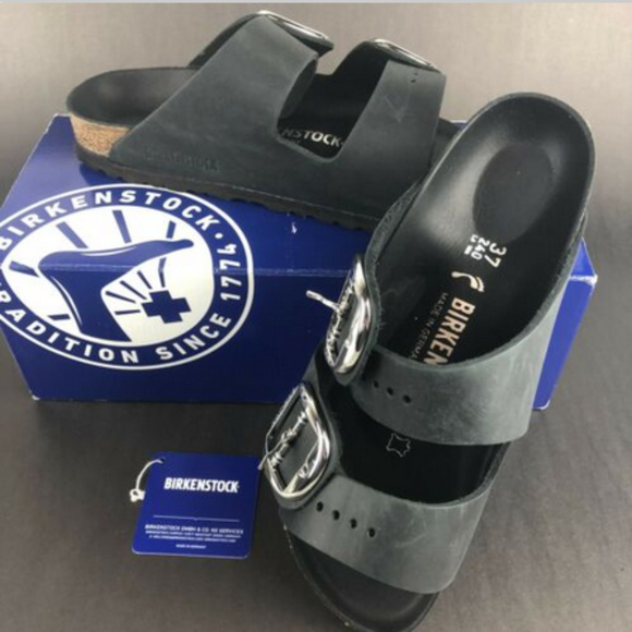 Birkenstock Shoes - NIB Birkenstock Arizona Big Buckle In Black 6.5-7